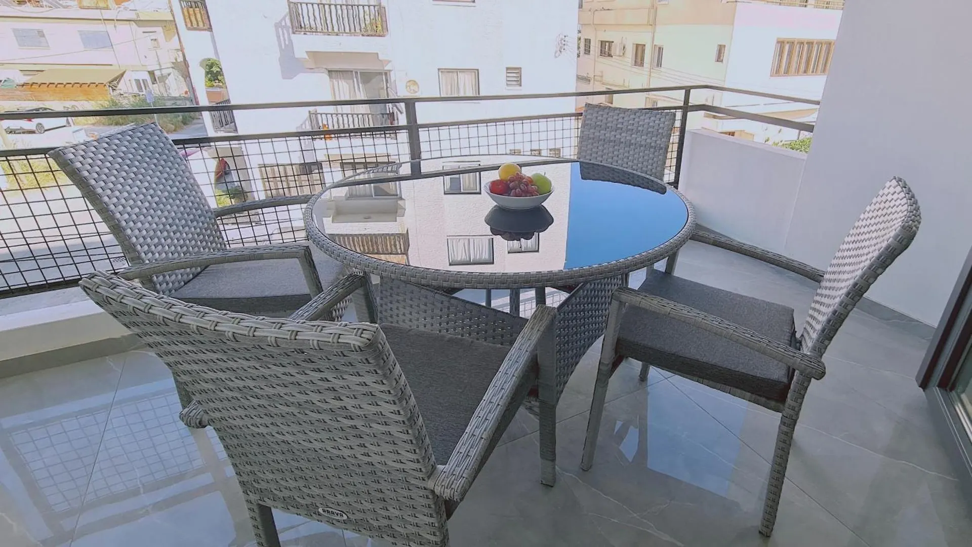 Stay Centro Apartment Larnaca Cypr